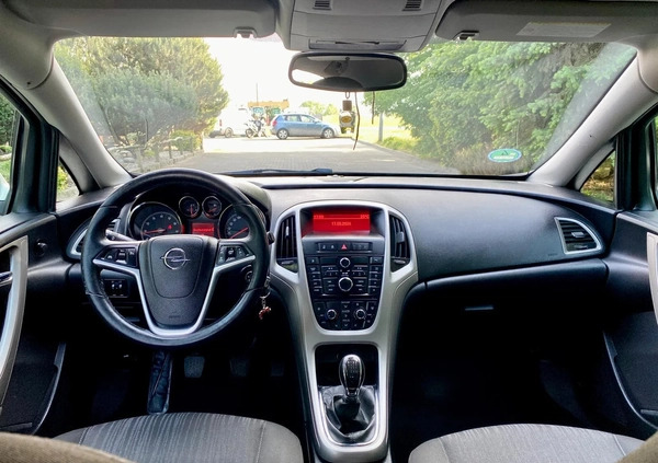 Opel Astra cena 22900 przebieg: 189000, rok produkcji 2011 z Jarocin małe 407